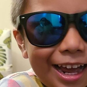 Meet your Posher, Lawrence